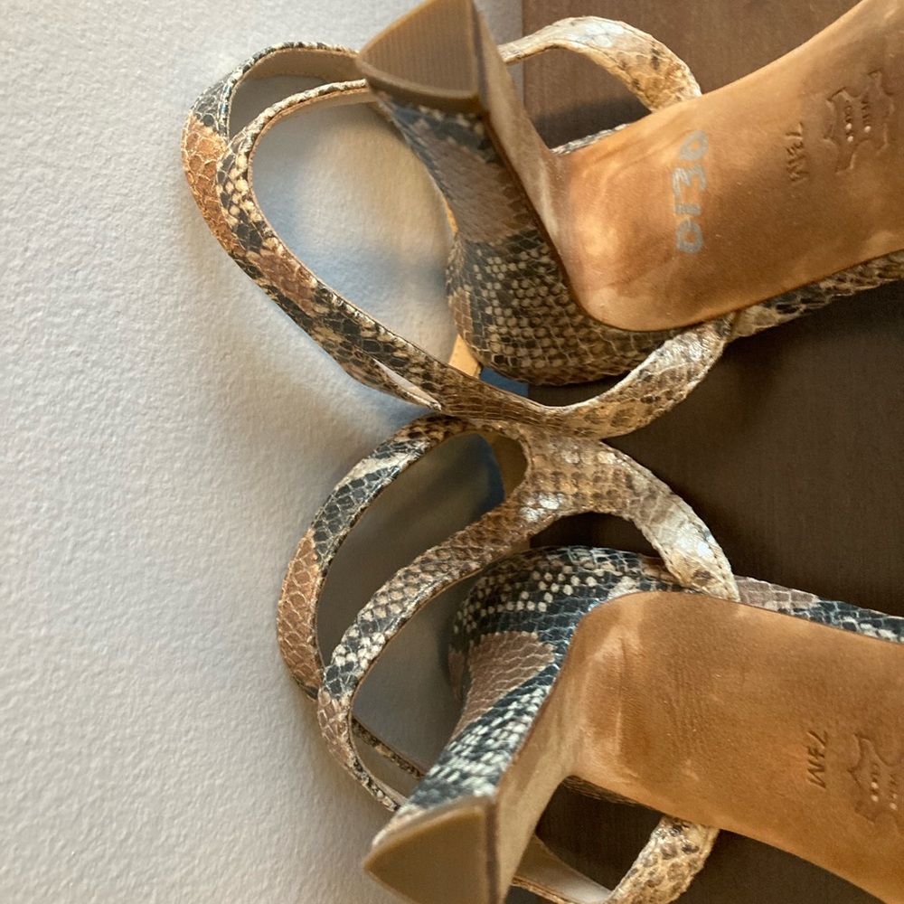 NWOT- Leather Ankle Strap Platform heels - Via Spiga “Brooke” model. Never worn. - Picture 10 of 10